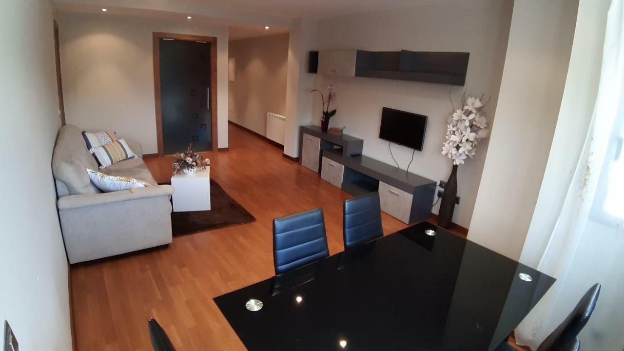 Apartaments Julia Pobla de Segur Εξωτερικό φωτογραφία